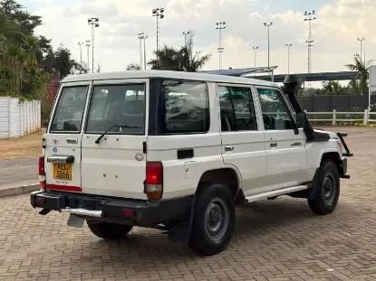 Picture of Toyota Land Cruiser 2017