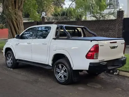 Picture of Toyota Hilux 2017