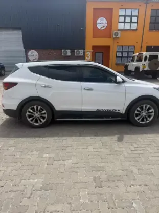 Picture of Hyundai Santa Fe 2015