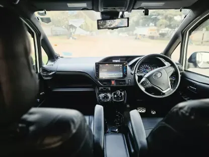 Picture of Toyota Voxy 2018