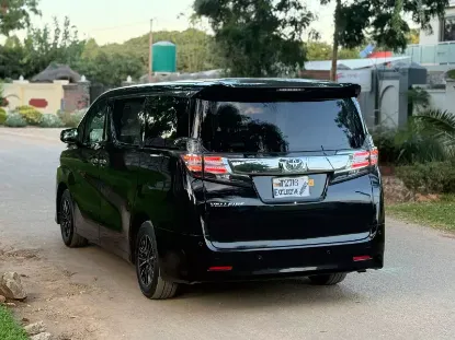Picture of Toyota Vellfire 2017
