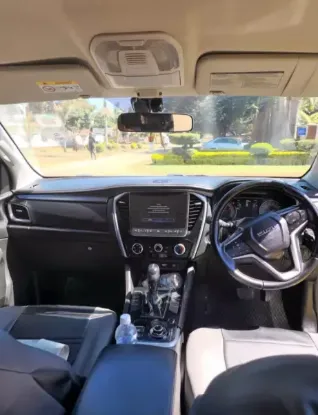 Picture of Isuzu Mu-X 2022
