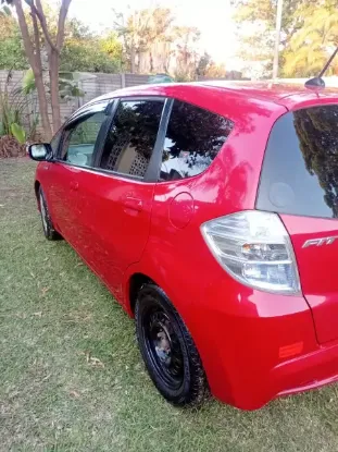 Picture of Honda Fit non hybrid