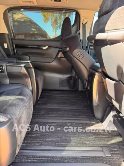 Picture of Toyota Vellfire 2017