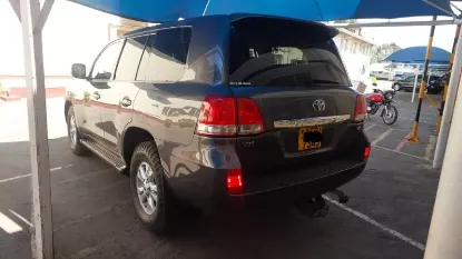 Picture of Toyota Land Cruiser 2010