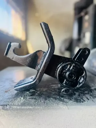 Picture of Engine and gearbox mounting remouding