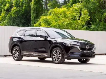 Picture of 3 seat row Mazda CX-8 for hire!