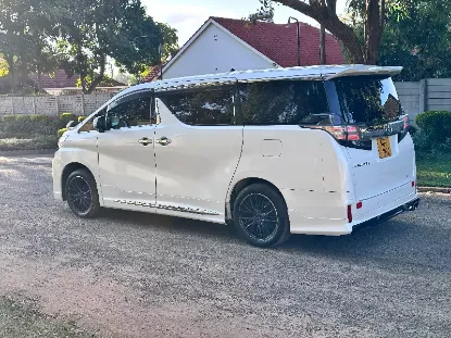 Picture of Toyota Vellfire 2017