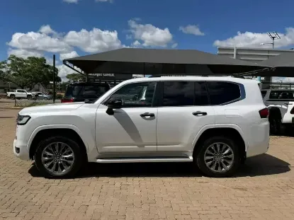 Picture of Toyota Land Cruiser 2024