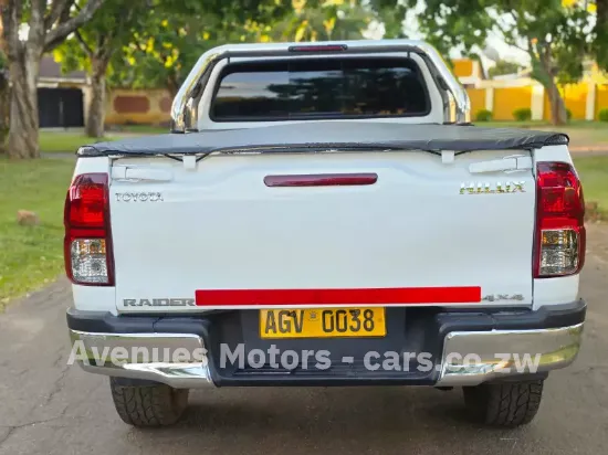 Picture of Toyota Hilux 2017