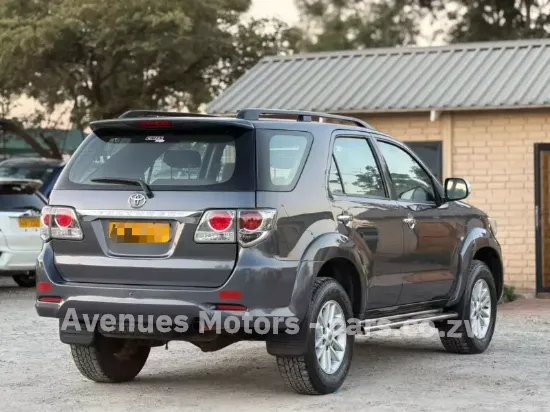 Picture of Toyota Fortuner 2013