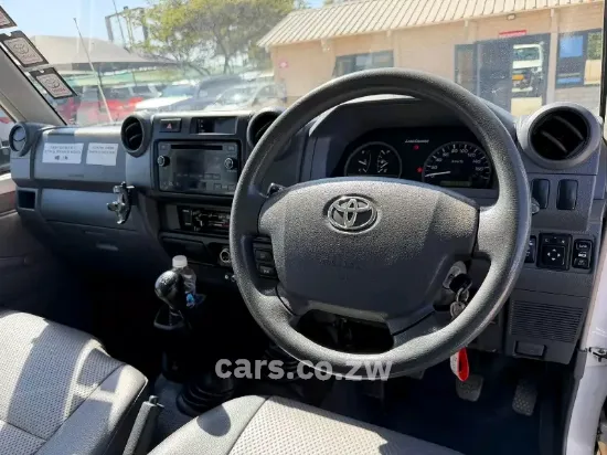 Picture of Toyota Land Cruiser 2017