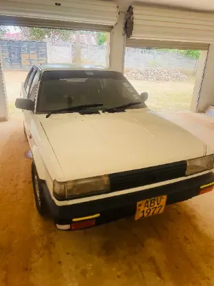 Picture of Nissan Sunny 1990