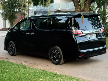Picture of Toyota Vellfire 2017