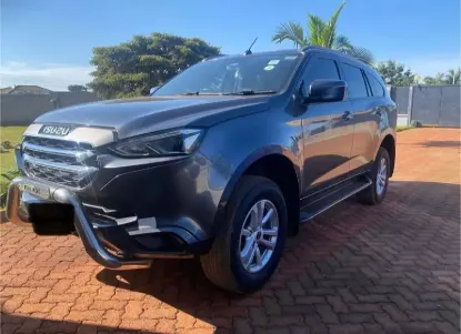 Picture of Isuzu Mu-X 2022