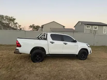 Picture of Toyota Hilux 2017