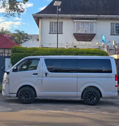 Picture of Toyota Hiace Quantam 2016