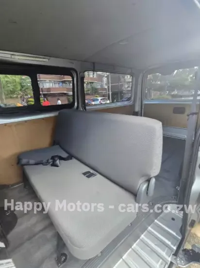 Picture of Toyota Hiace Quantam 2016