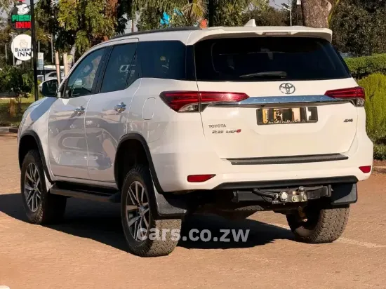 Picture of Toyota Fortuner 2017