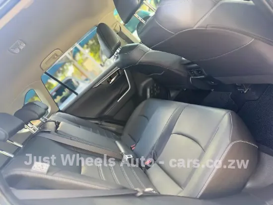 Picture of Toyota Rav4 2020