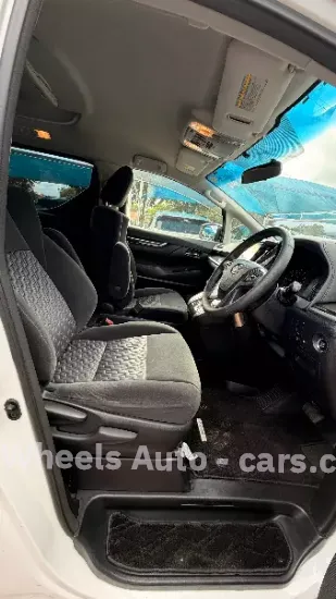 Picture of Toyota Alphard 2017