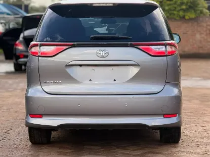 Picture of Toyota Estima 2016