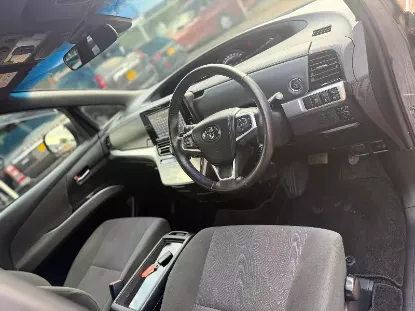 Picture of Toyota Estima 2016