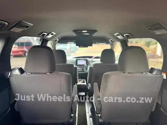 Picture of Toyota Estima 2016