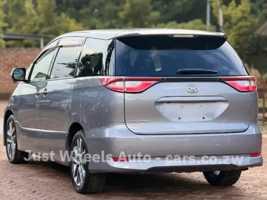 Picture of Toyota Estima 2016