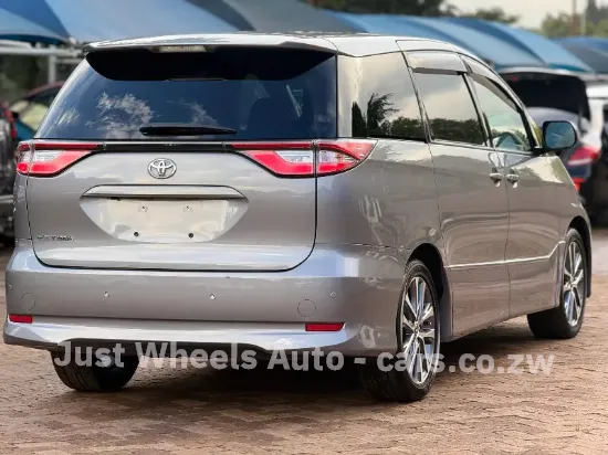 Picture of Toyota Estima 2016