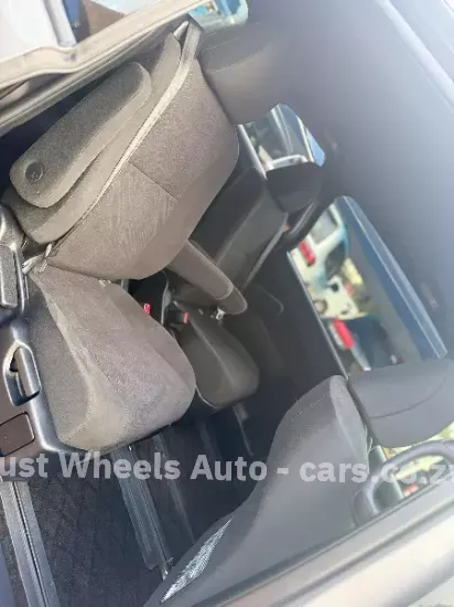 Picture of Toyota Estima 2016
