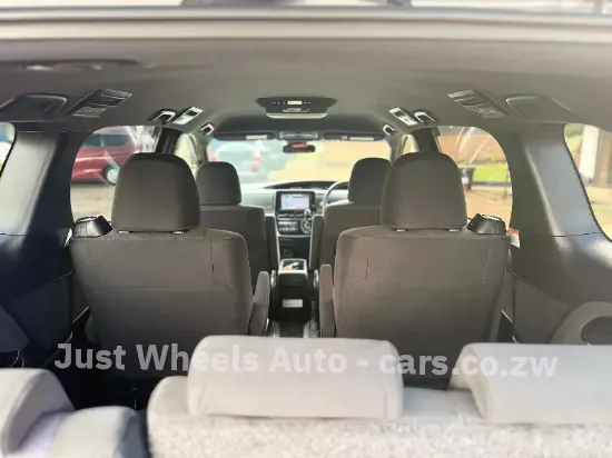 Picture of Toyota Estima 2016