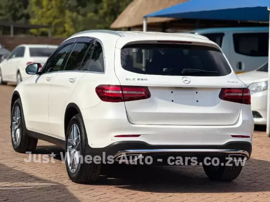 Picture of Mercedes Benz GLC 2017