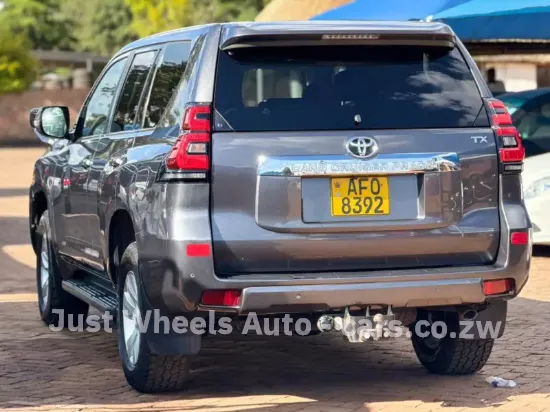 Picture of Toyota Land Cruiser 2017