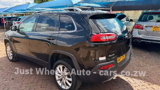 Picture of Jeep Cherokee 2015