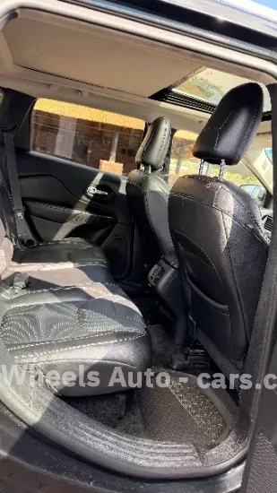 Picture of Jeep Cherokee 2015