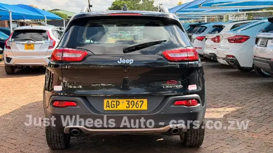 Picture of Jeep Cherokee 2015
