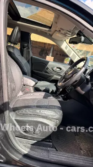 Picture of Jeep Cherokee 2015