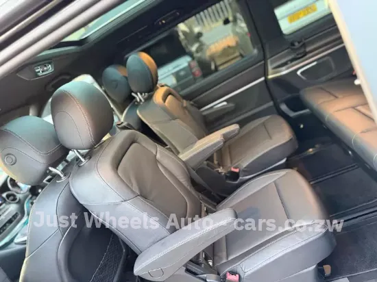 Picture of Mercedes Benz V-Class 2022