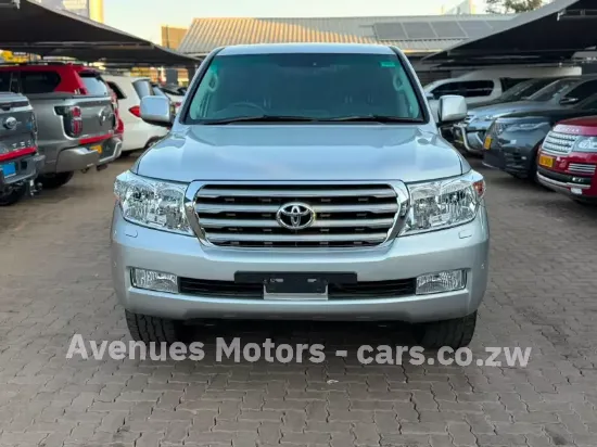 Picture of Toyota Land Cruiser 2011