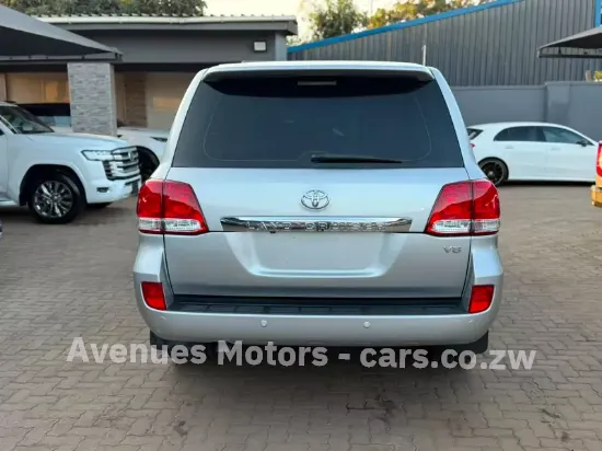 Picture of Toyota Land Cruiser 2011
