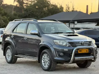Picture of Toyota Fortuner 2013