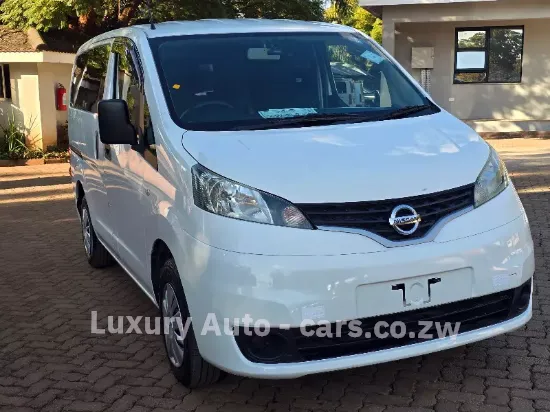 Picture of Nissan NV200 2016