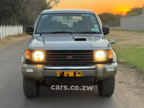 Picture of Mitsubishi Pajero 2000