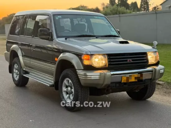 Picture of Mitsubishi Pajero 2000