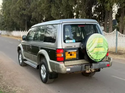 Picture of Mitsubishi Pajero 2000