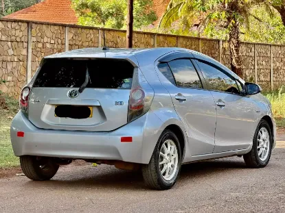 Picture of Toyota Aqua for hire