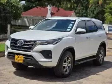 Picture of Luxury SUVs Toyota Fortuner GD6, Land Rover discovery sport SE,Toyota Hilux gd6