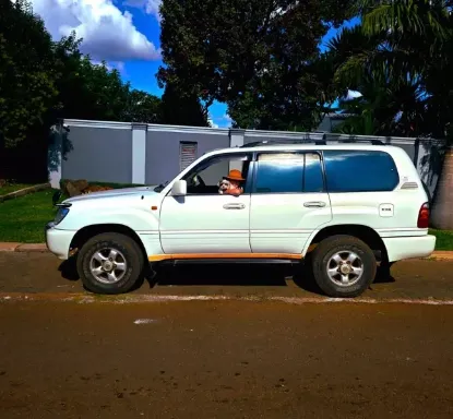 Picture of Toyota Land Cruiser 1998