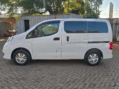 Picture of Nissan NV200 2016